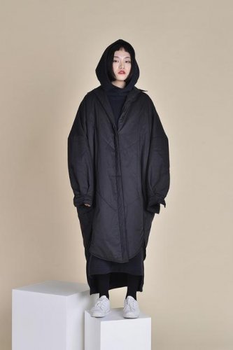 Winter New Fashion Balck White Keep Warm Loose Big Size Jacket Irregular Hem Bat Type Cotton Clothin