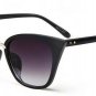 Hikulity Eyewears Vintage Cat Eye Sunglasses Women Brand Design Oversized Retro Rivet Mirror Sun Gla