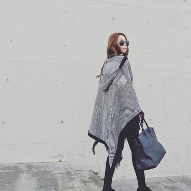 2017 Tassel Poncho Women\'s Knitted Coat Winter Scarves Fashion Geometric Thick Warm Ponchos and Cap