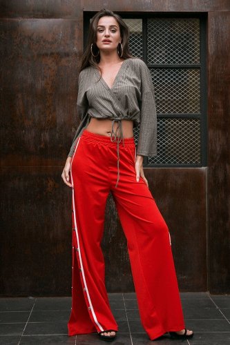 Sexy deep v neck crop top women Casual lace up kniited short top tees Winter loose flare sleeve fash