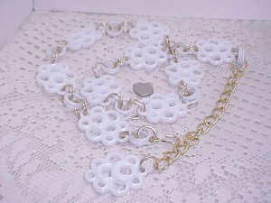Vintage White Plastic Link Belt  A304*  tnk-ent