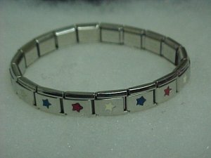 Red/White/Blue Metal Expandable Bracelet  A465 tnk-ent