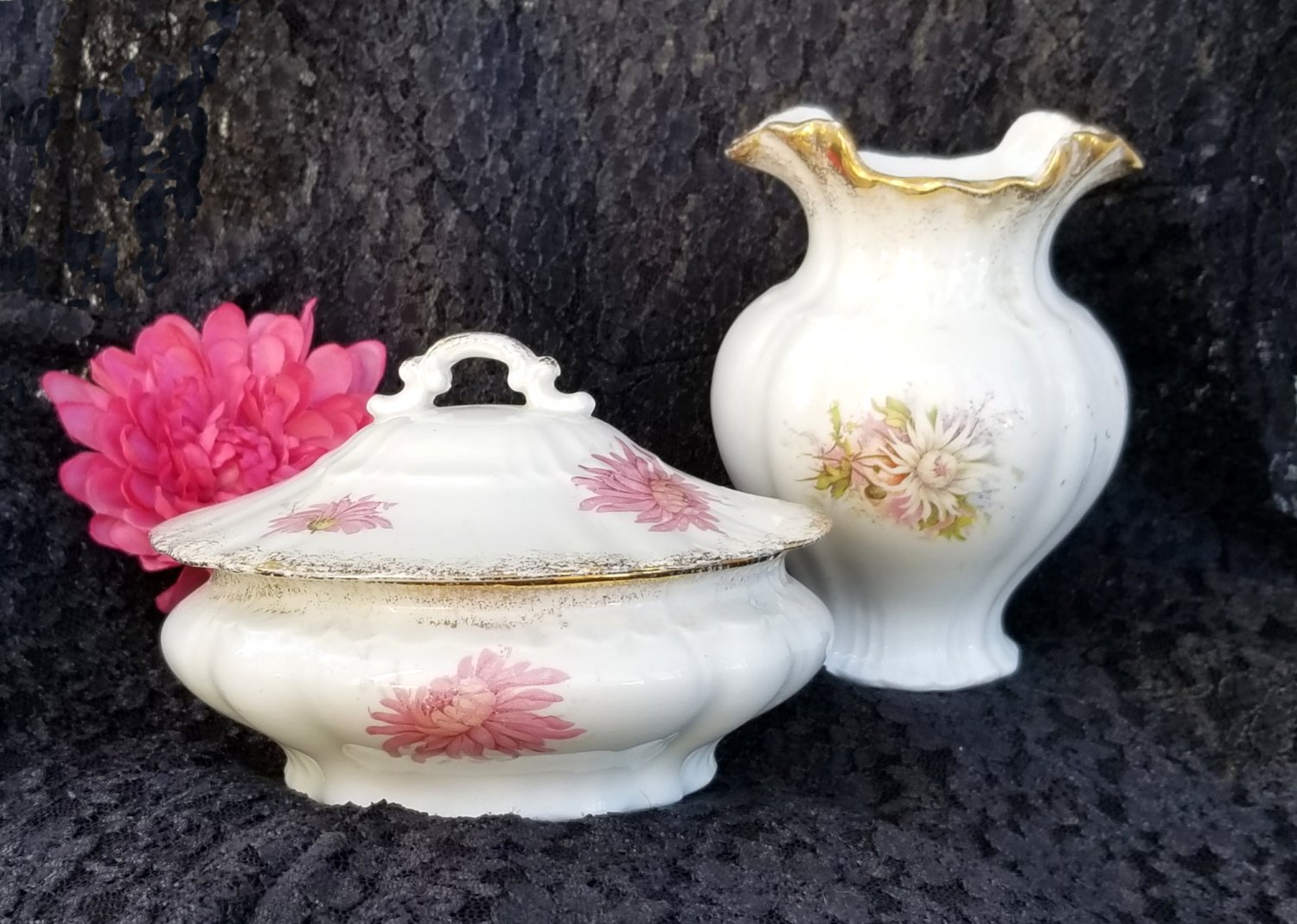 4-Pc. Antique Wash Set Covered Soap Dish & Toothbrush Holder