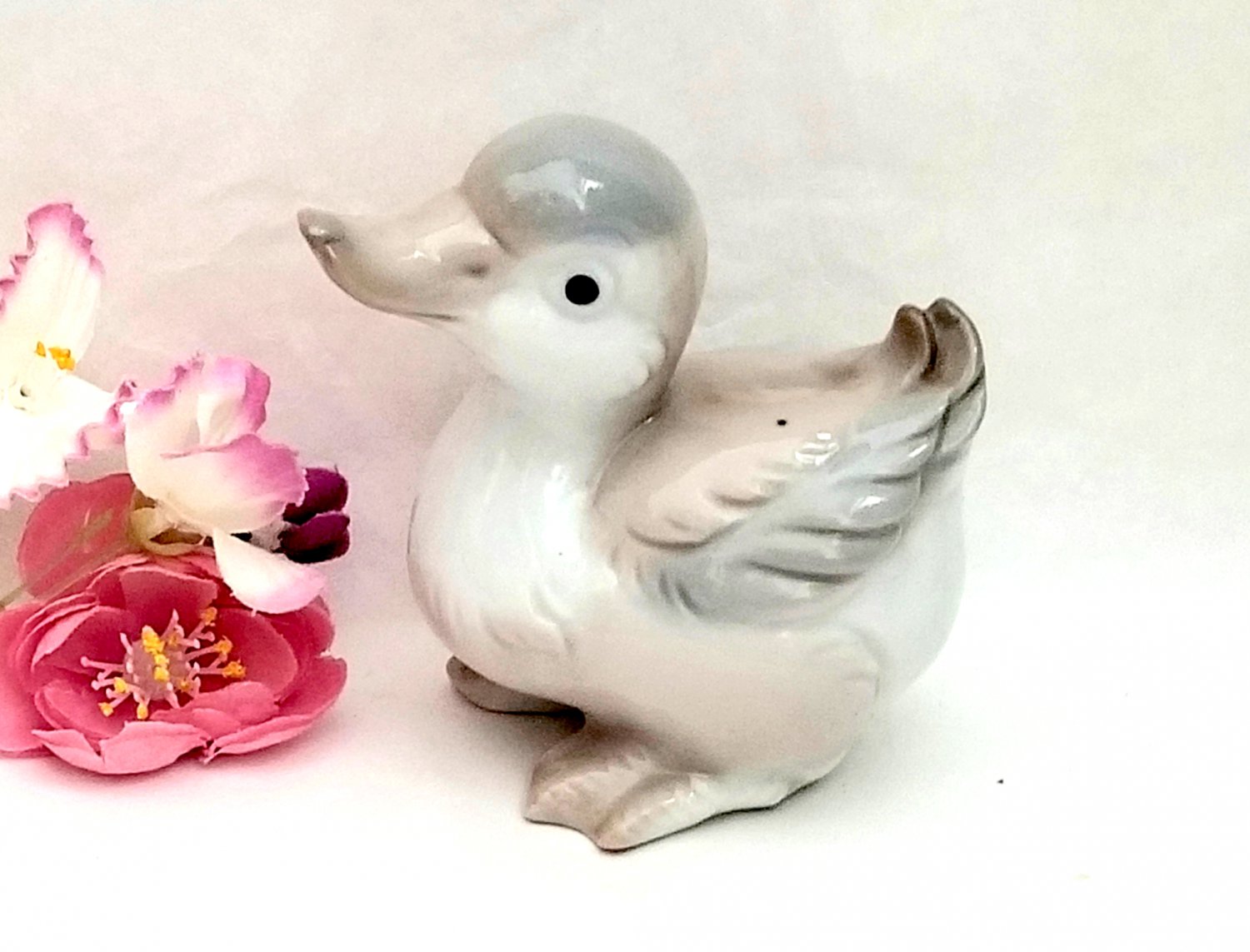 Vintage Porcelain Duckling Cute Sitting Duck Japan