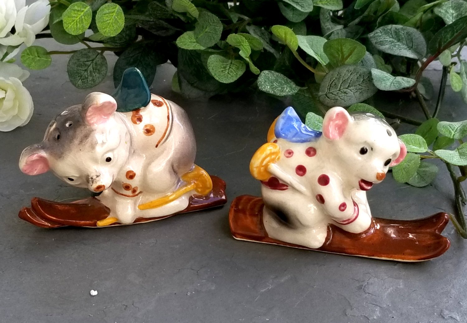 Skiing Bears Salt Pepper Shakers Vintage Animal S & P