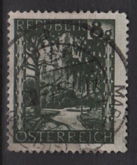 Austria 1946/47  -  Scott  484a used -   8g, Scenic View,  City Hall Park Vienna (8-443)