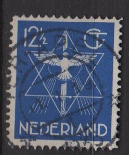 Netherlands 1933 - Scott 200 used - 12.1/2c, Star Dove & Sword (9-517)