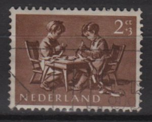 Netherlands, semi-postal, 1954 - Scott B271 used - 2c + 3c, Chidren (10-110)