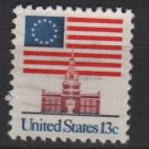 USA 1975 - Scott  1622 Perf. 11 x 10.3/4   used -  13c, Flag over independence Hall (12-582)