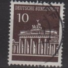 Germany 1966 - Scott  952 used - 10 pf, Brandenburg Gate (13-395)
