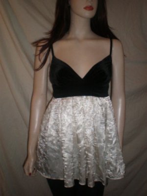 NECESSARY OBJECTS Spaghetti Strap Blouse Velvet Cream S