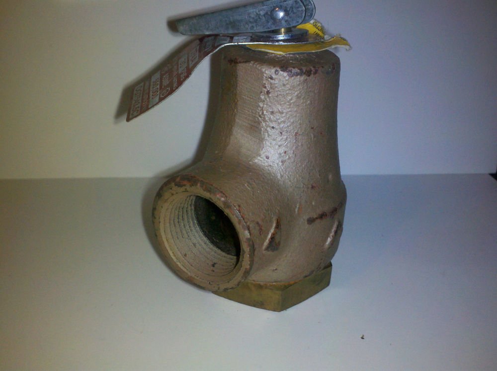 Watts 3/4" BOILER PRESSURE RELIEF VALVE 3/4 374A 30 0358553