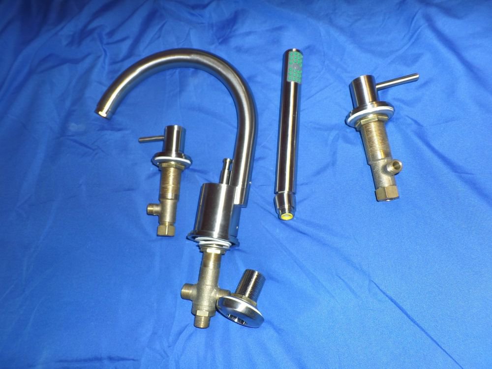 PORCELANOSA NOKEN Amazon Roman Tub Faucet W/ Handshower N177230126
