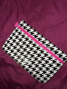 IPSY Cosmetic Small Make Up houndstooth Print Prep-School Bag New Black & White