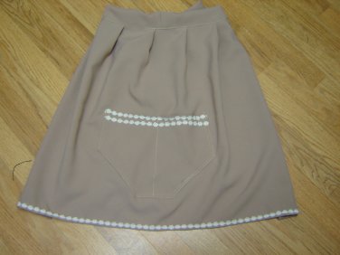 BEIGE HALF PINNY LENGTH 23" FITS UPTO 50" WAIST, ONE SIZE FITS ALL, 10 TO 22 NEW