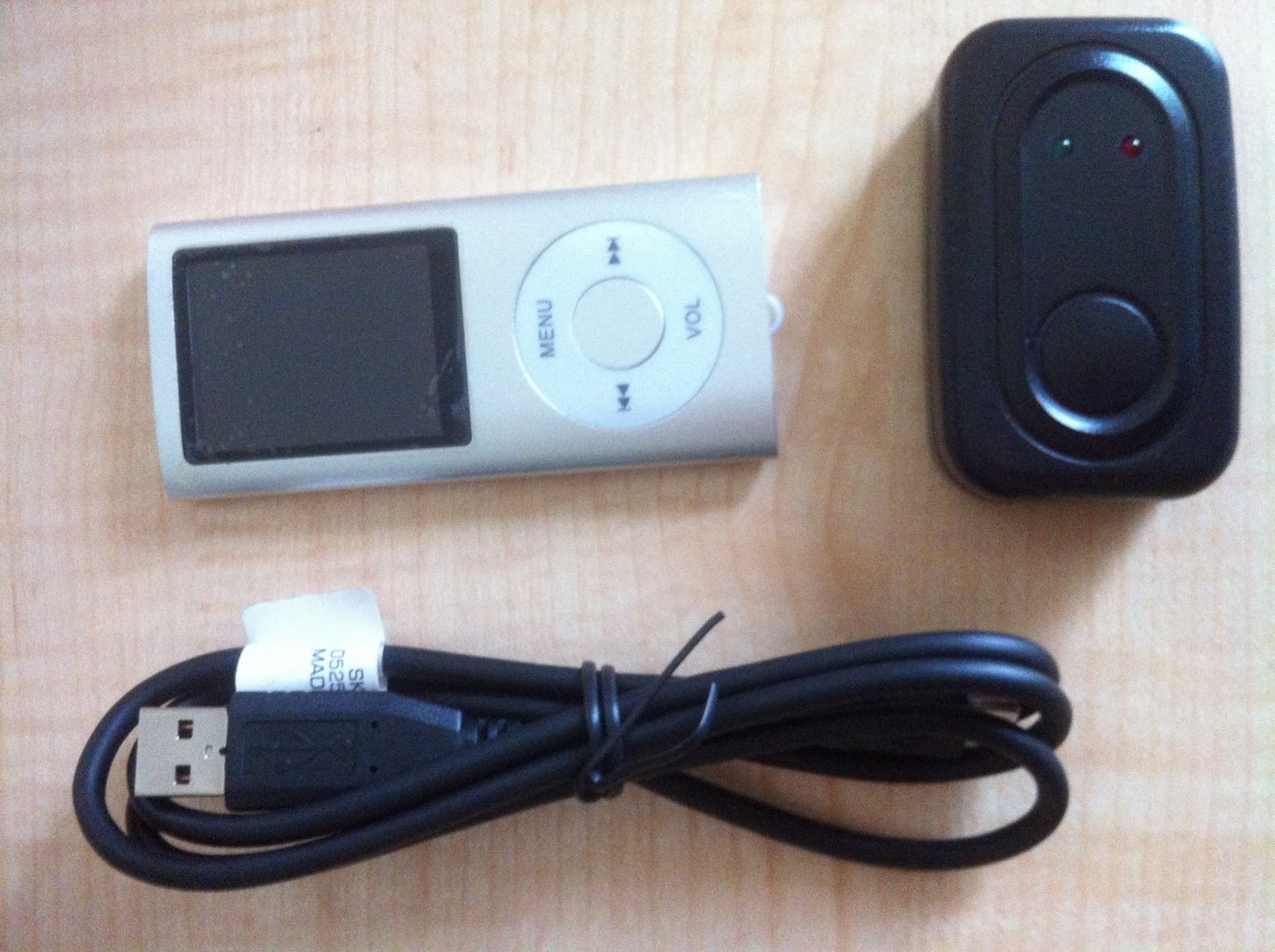 MP3 MP4 Digital Audio FM iplay Player 2GB