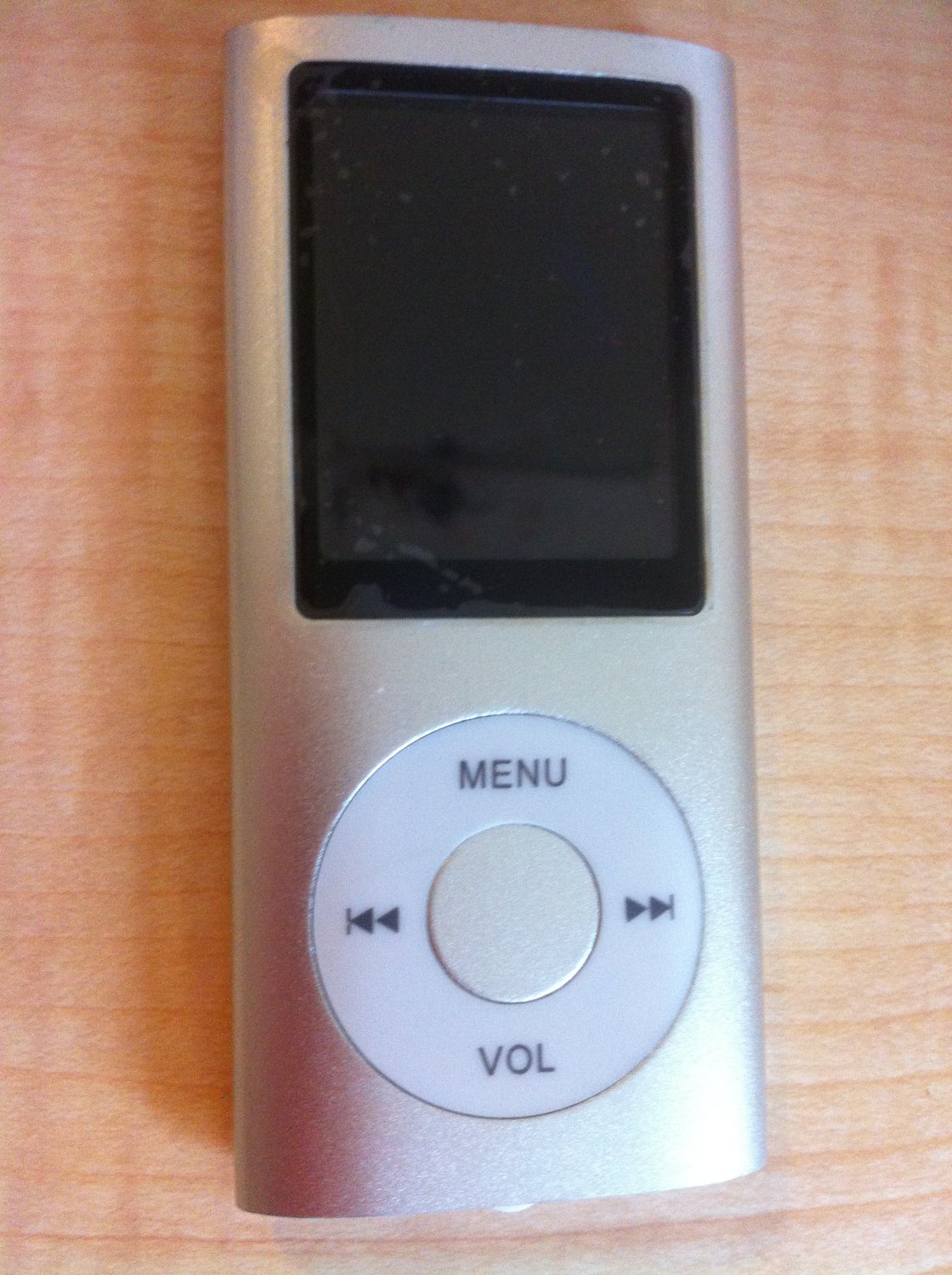 MP3 MP4 Digital Audio FM iplay Player 2GB