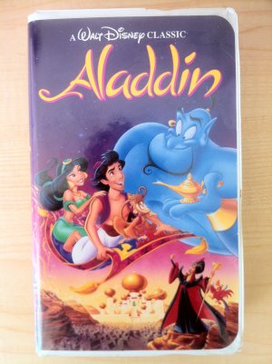 Aladdin Walt Disney's (VHS, 1993) Good condition with original Clamshell Box