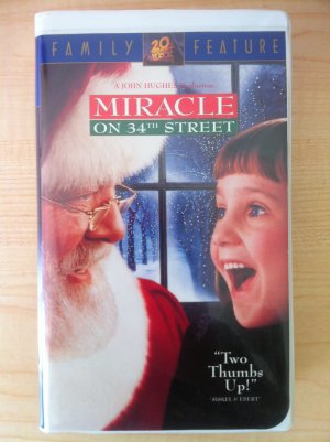 Miracle on 34th Street -VHS- Richard Attenborough & Elizabeth Perkins