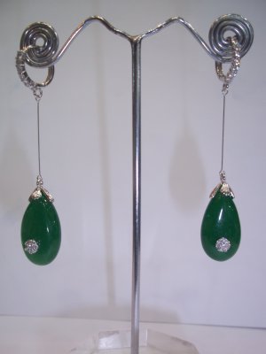 Long earrings with green jade drop