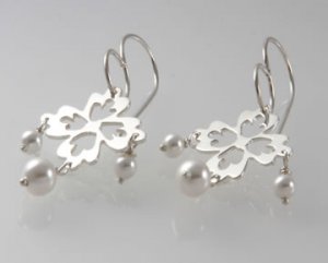 Mexican Sterling Silver 925 Silver Earrings, "Encajes" with pearls.