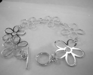 Mexican Sterling Silver 925 Silver Flower linked bracelet.