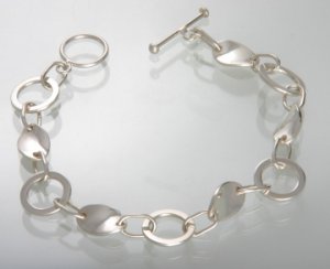 Mexican Sterling Silver 925 Silver Bracelet Circular and oval links.