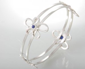 Mexican Sterling Silver Double bracelet, 925 Silver with Flowers and small lapislazuli stones.