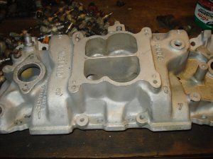 SMALL BLOCK CHEVY WEIAND DUAL PLANE INTAKE # 8004 THIS IS SIMILIAR TO THE EDELBR