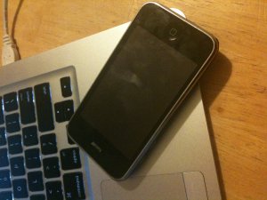 THREE iPhone 3G, 8GB!