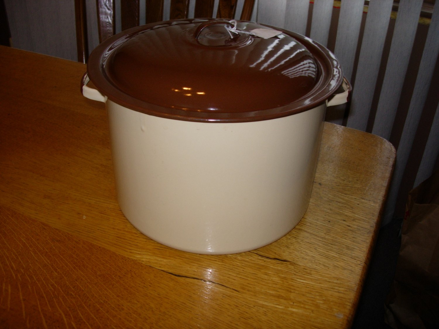 Vintage Tan Porcelain Enamelware Stock Pot with Brown Trim