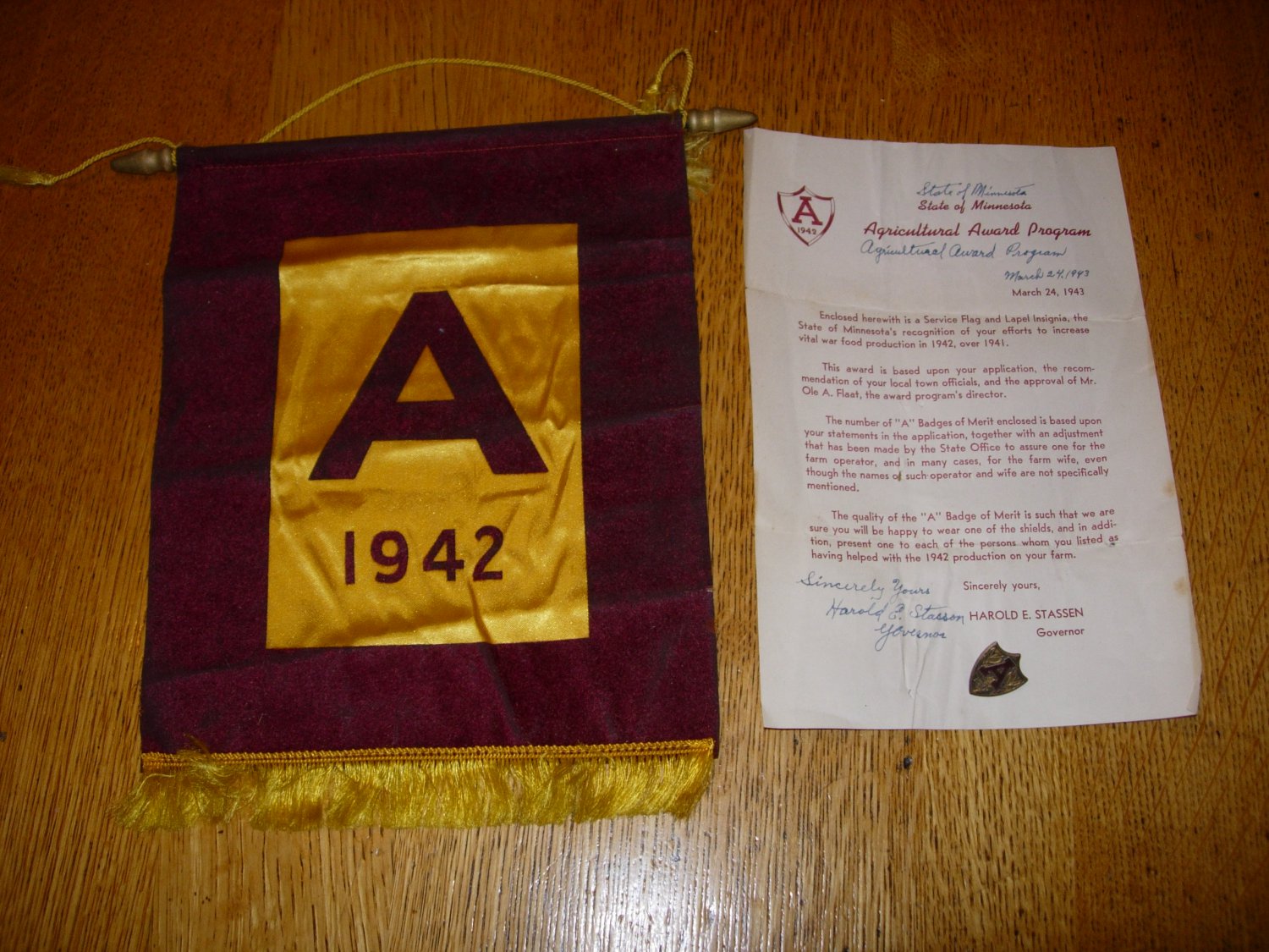 1942 State of Minnesota Agricultural Award-Lapel Pin, Service Flag
