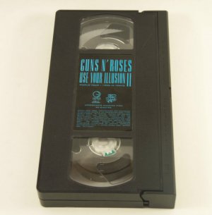 Use Your Illusion World Tour II: 1992 in Tokyo by Guns N' Roses (VHS Tape) GNR