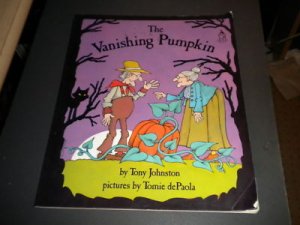 The Vanishing Pumpkin by Tony Johnston (1996, Paperback Reissue) Scholastic Kids