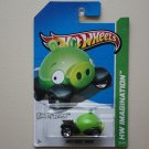 Hot Wheels 2012 HW Premiere Angry Birds (Minion Pig)