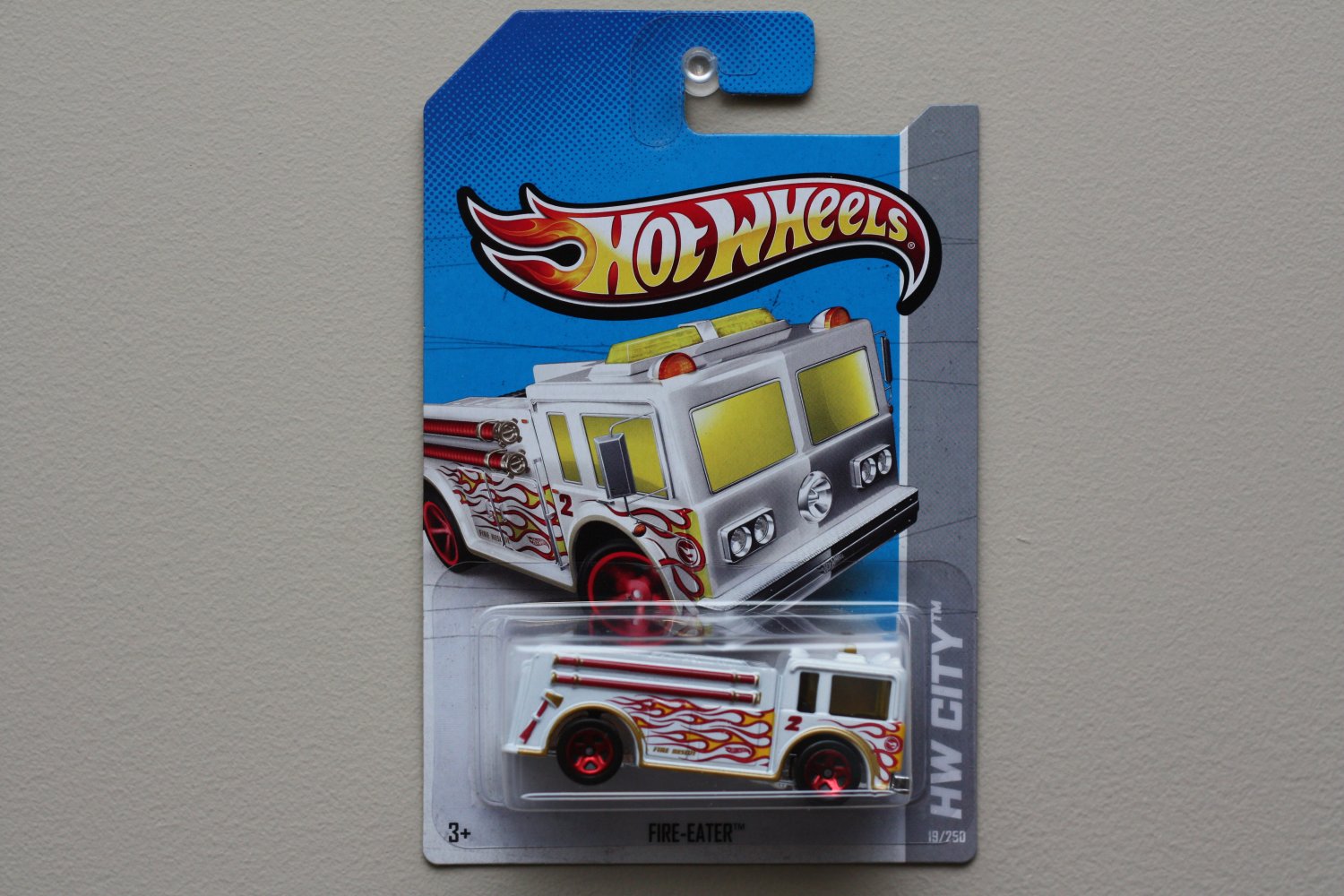 Hot wheels инструкция. Хот Вилс Fire Eater. Hot Wheels карточка. Карточки hot Wheels карточки. Hot Wheels 2013.