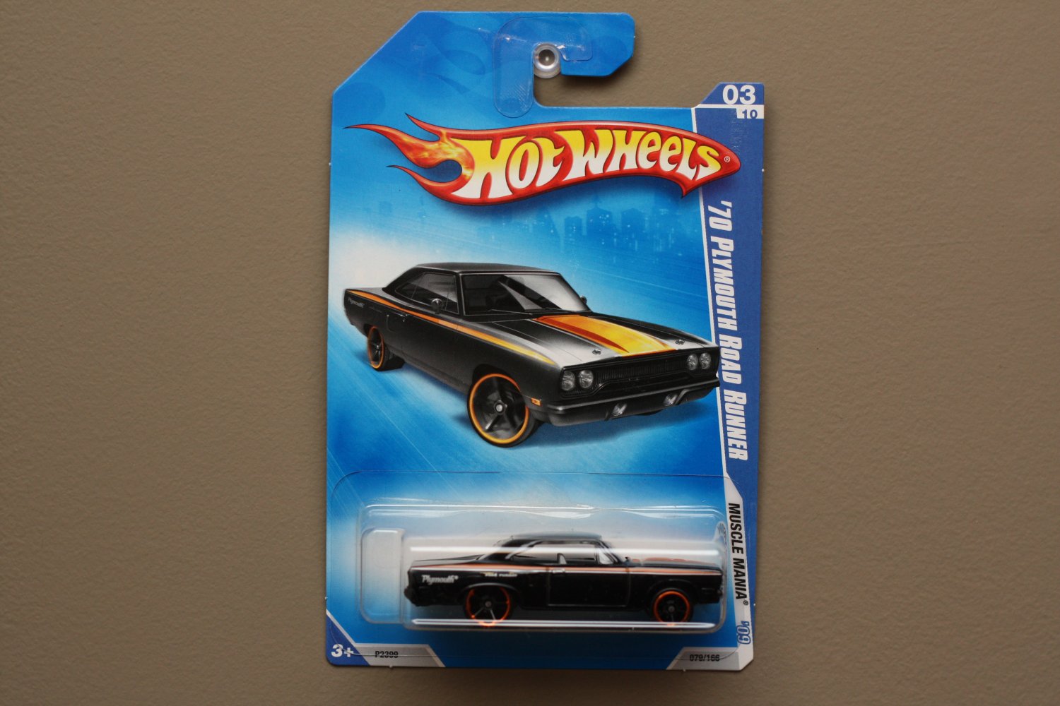 Hot wheels muscle mania. Plymouth Roadrunner 70 hot Wheels. Hot Wheels 70 Plymouth. Plymouth хот Вилс. Плимут роад раннер hot Wheels
