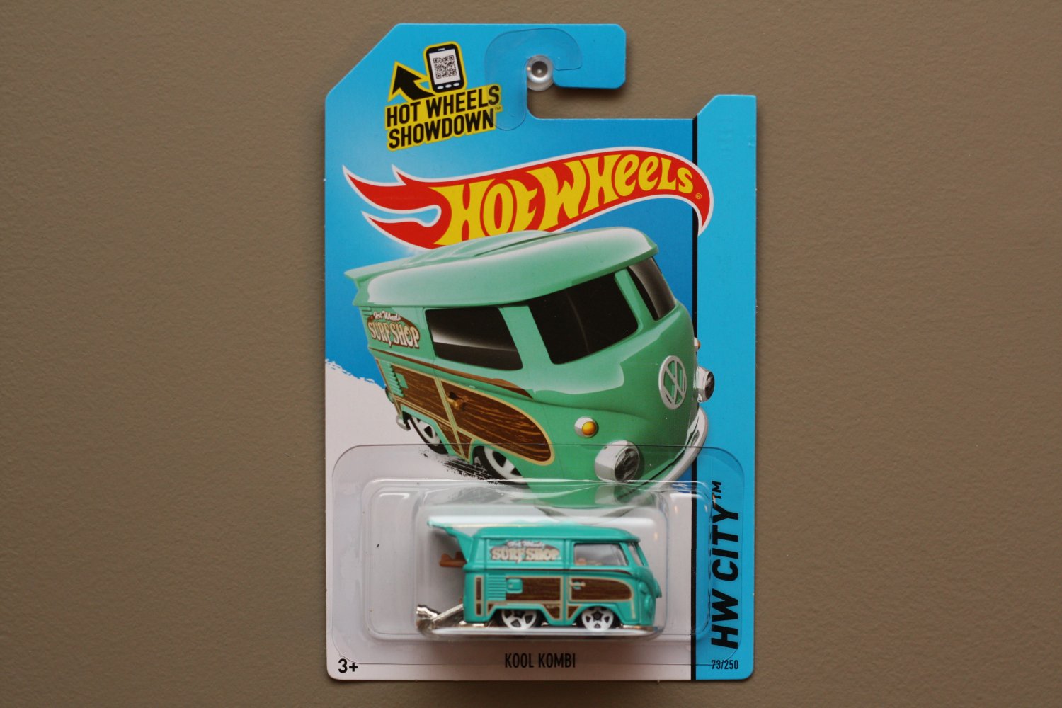 Hot wheels 2015. Хот Вилс Фольксваген автобус. Hot Wheels минивэн. Машинка хот автобус. Хот Вилс Фольксваген т2.