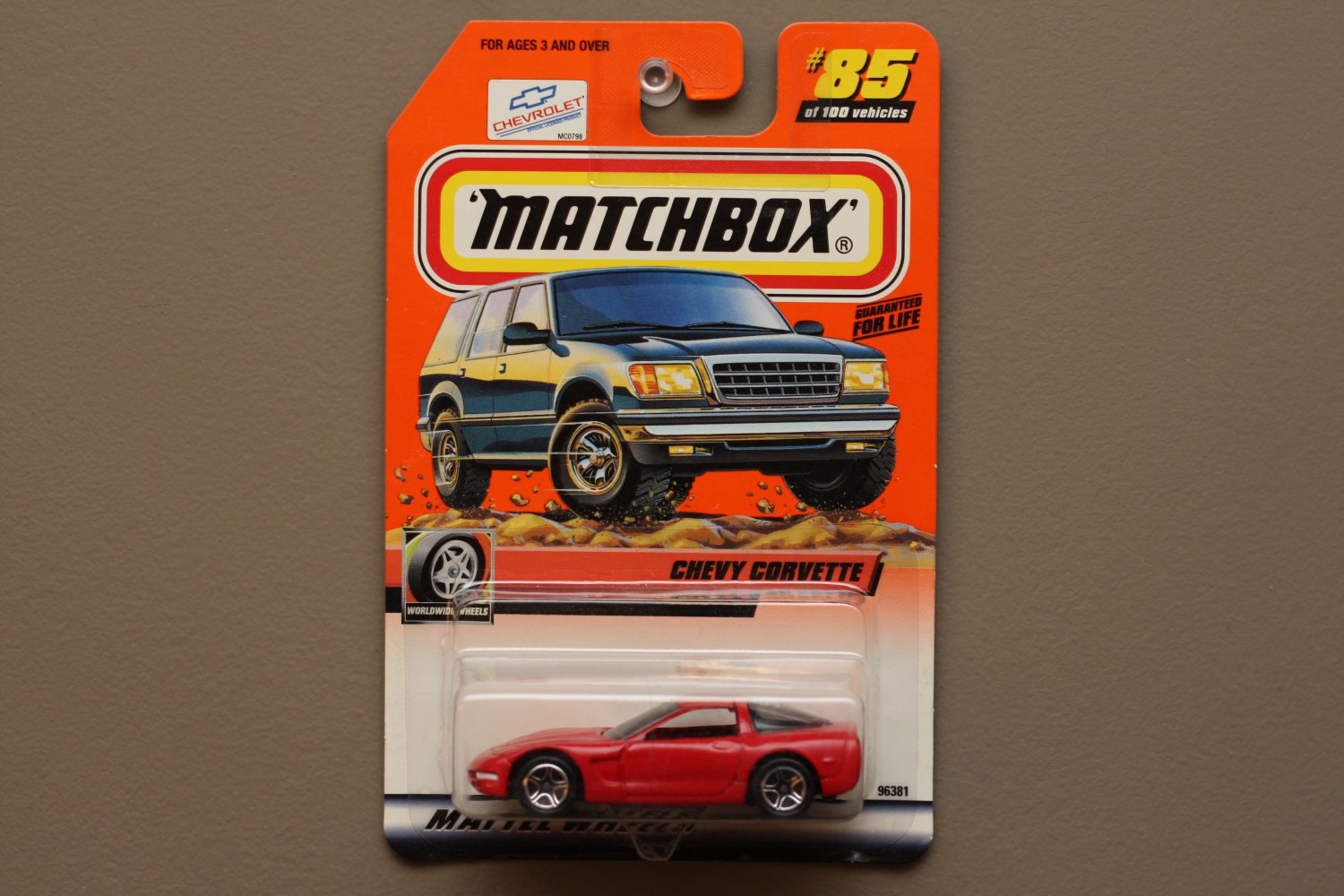 Matchbox 2000 Series 17 '97 Chevy Corvette (red) (Logo Car)