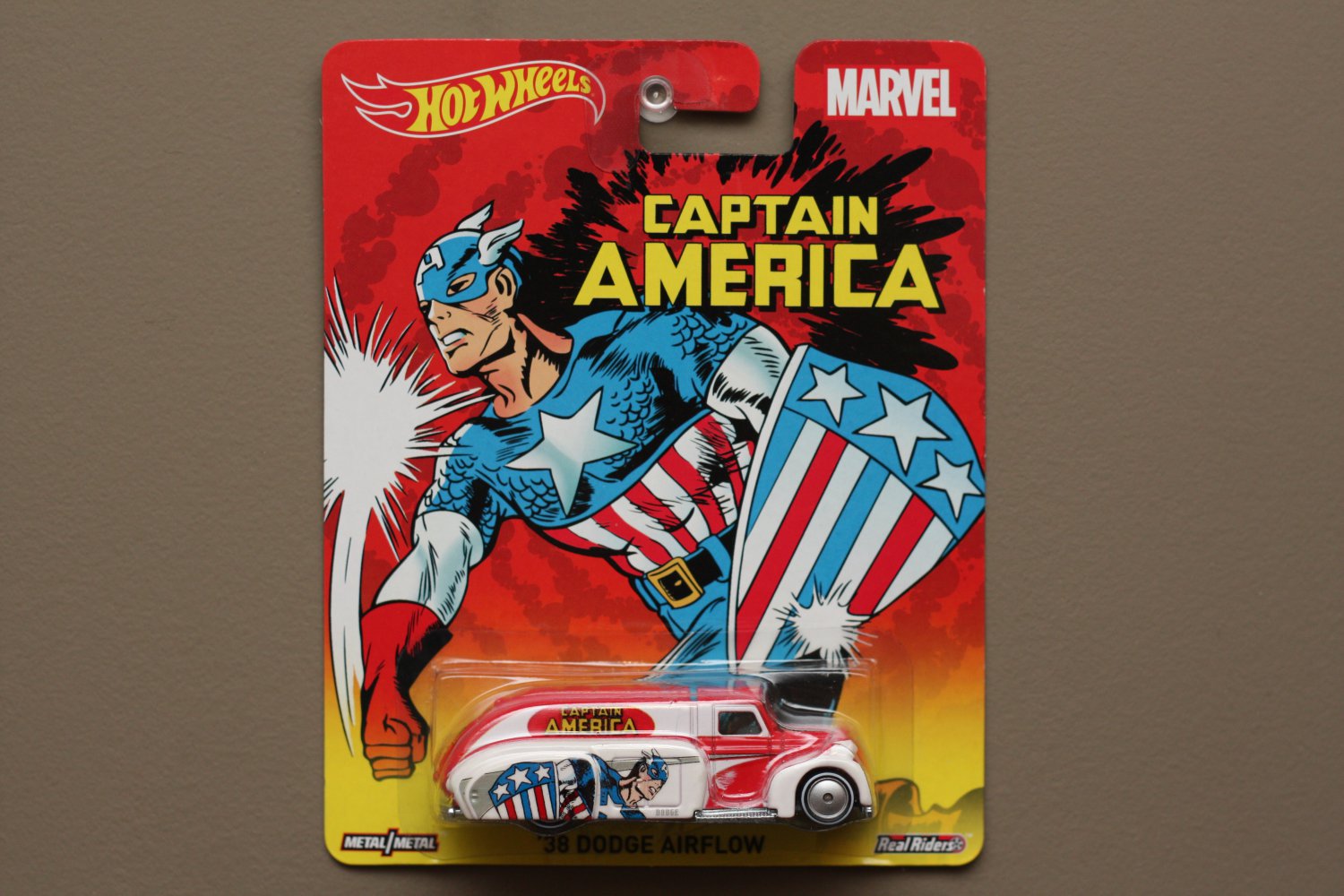 Hot Wheels 2015 Pop Culture Marvel '38 Dodge Airflow (Captain America)