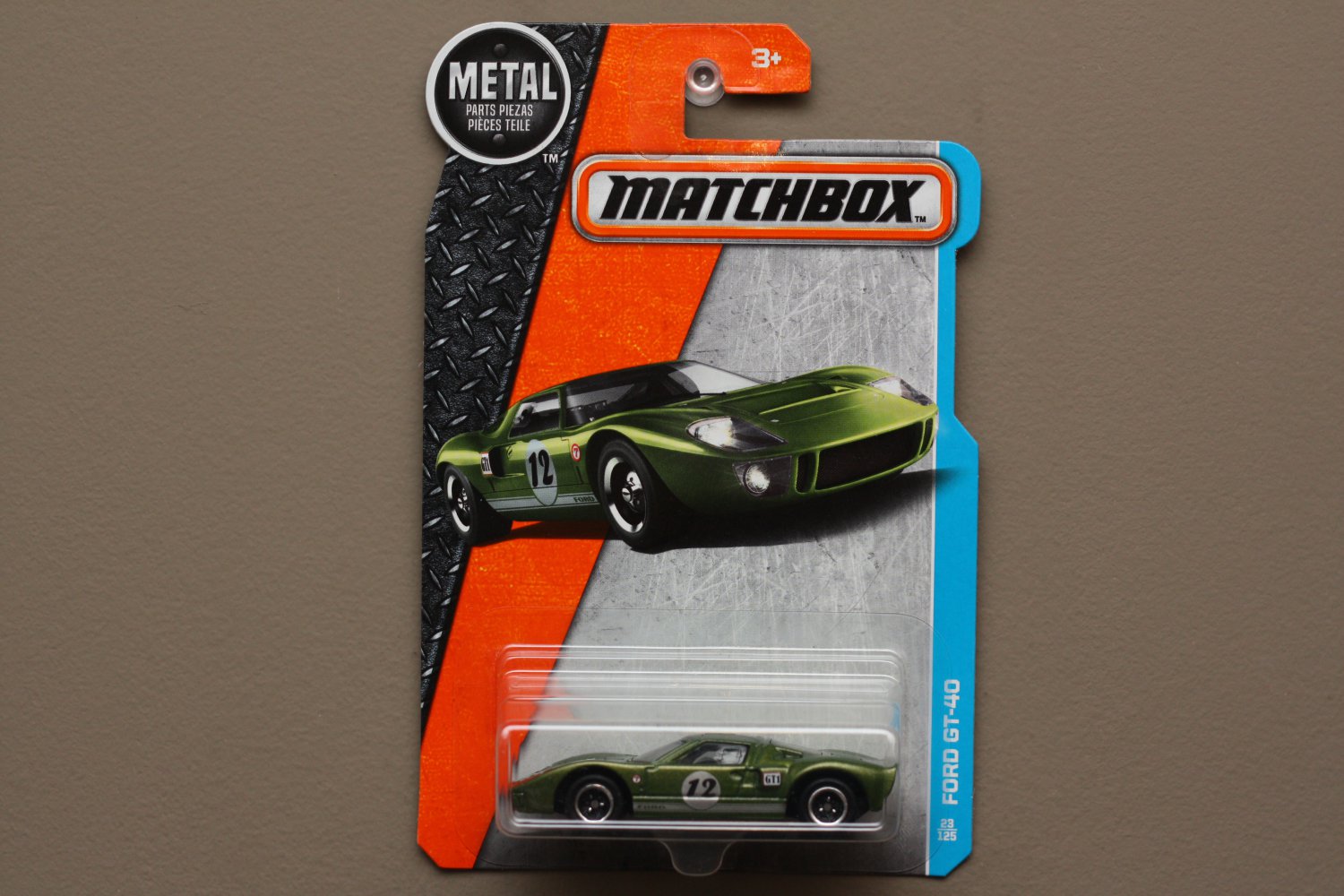 Matchbox 2017 MBX Adventure City Ford GT-40 (green)