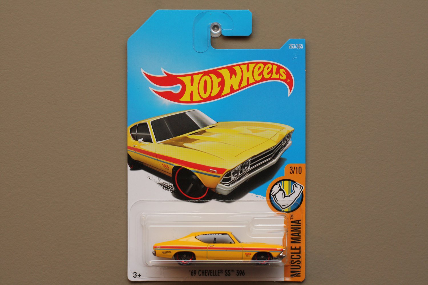 Hot Wheels 2017 Muscle Mania '69 Chevelle SS 396 (yellow)