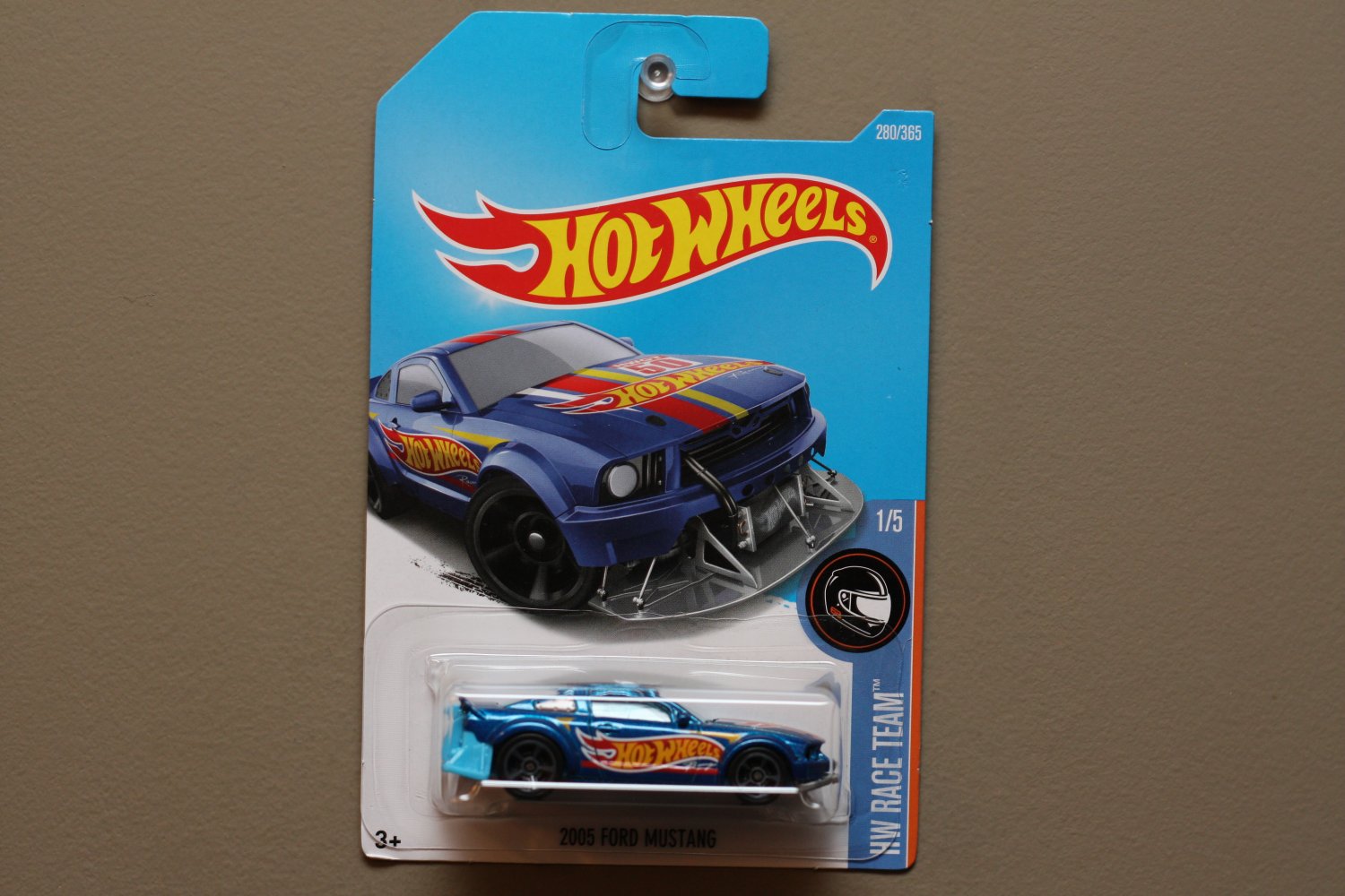 Hot Wheels 2017 HW Race Team '05 Ford Mustang (blue)