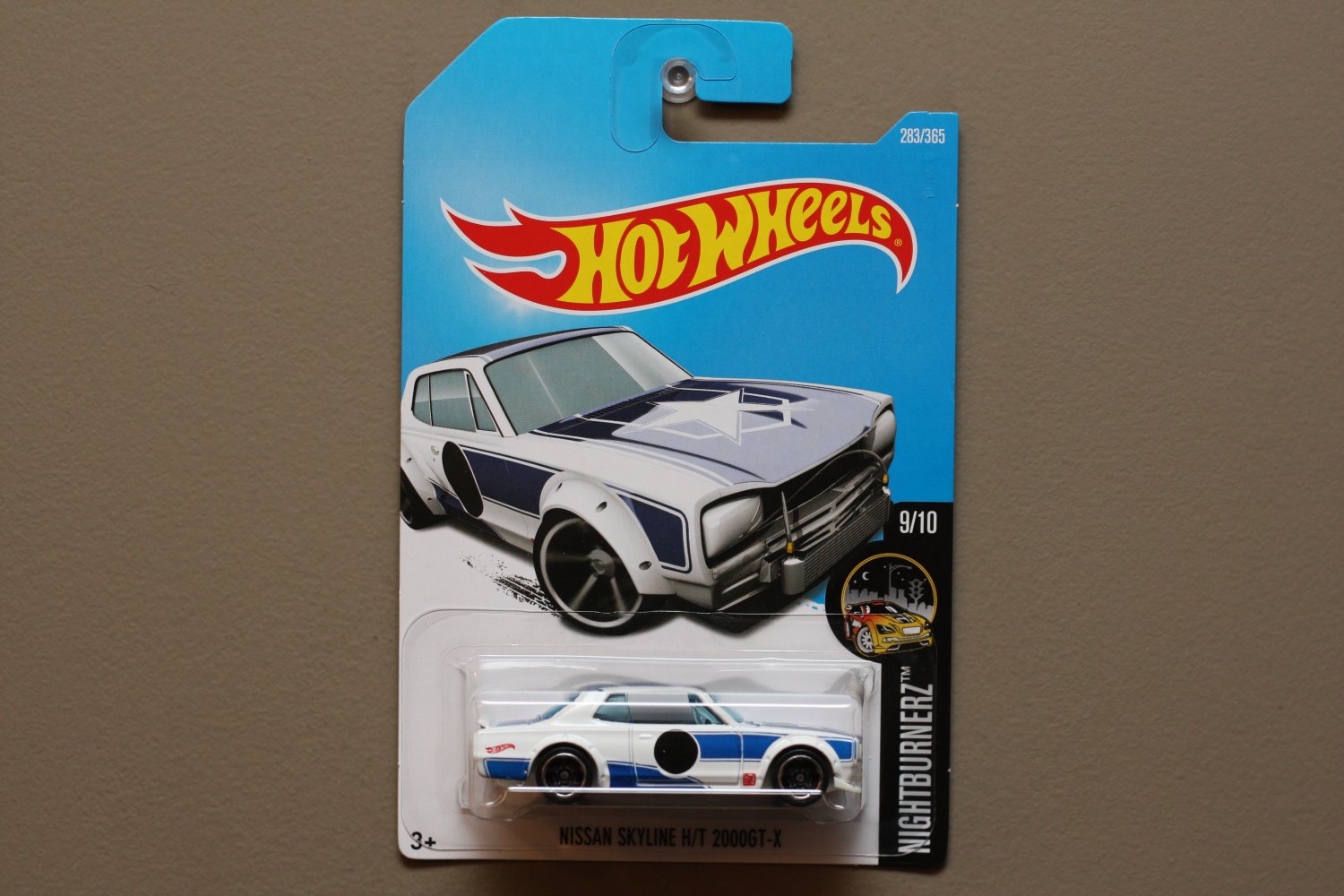 Hot Wheels 2017 Nightburnerz Nissan Skyline H/T 2000 GT-X (white)