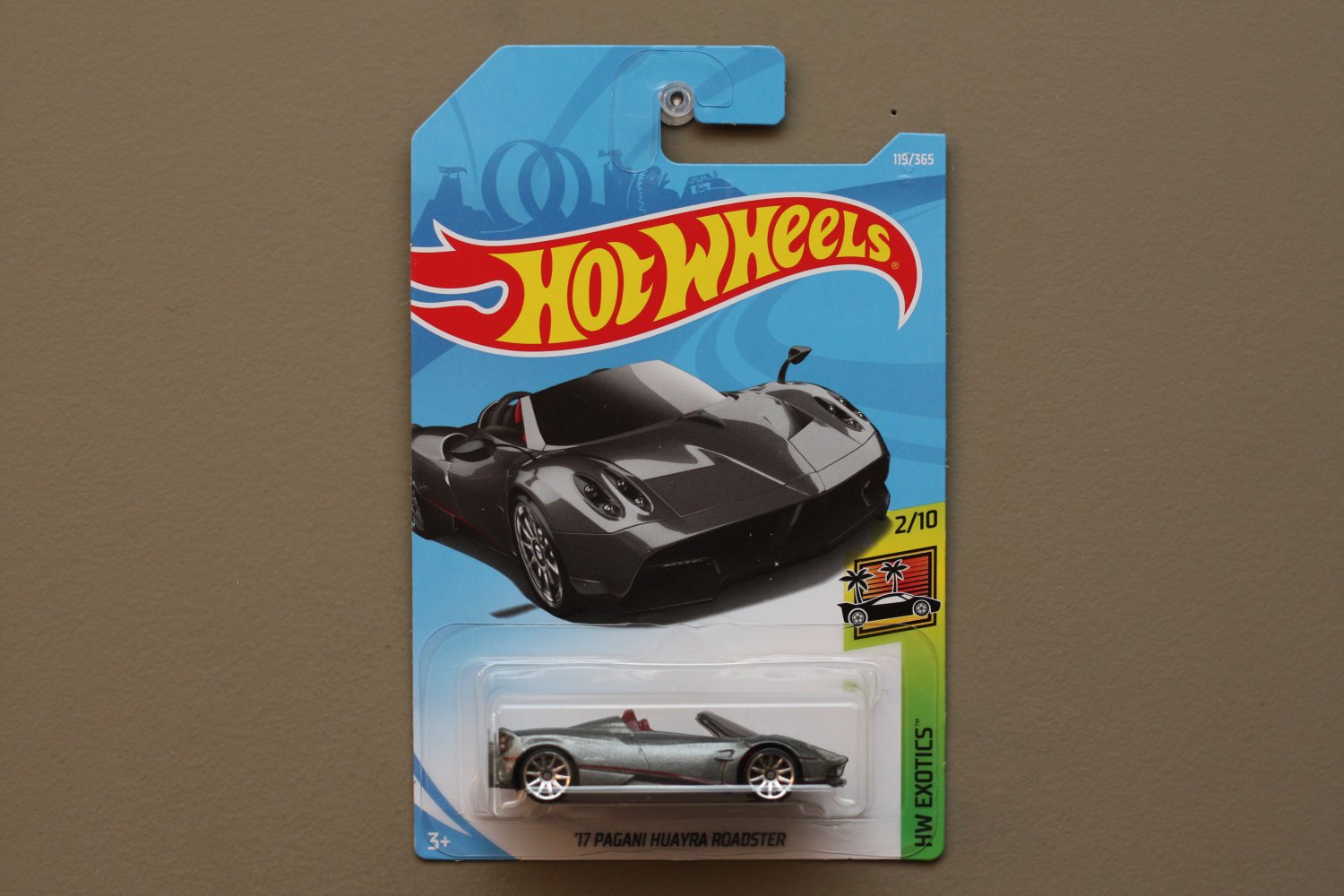 hot wheels 17 pagani huayra roadster