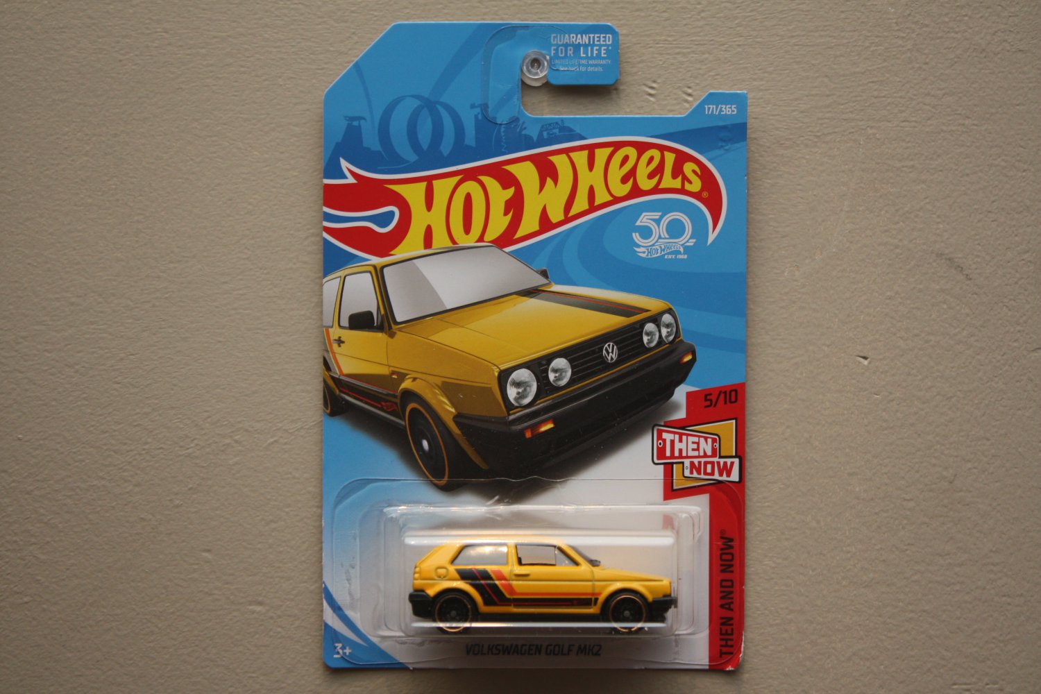 Hot Wheels 2018 Then And Now Volkswagen Golf MK2 (yellow)