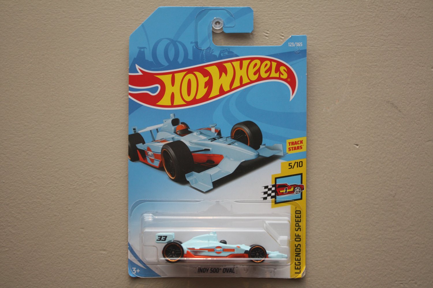 hot wheels oval race track