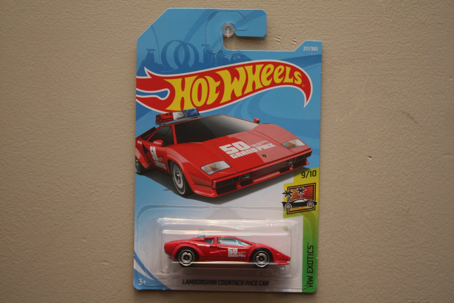 Hot Wheels 2018 HW Exotics Lamborghini Countach Pace Car (red)