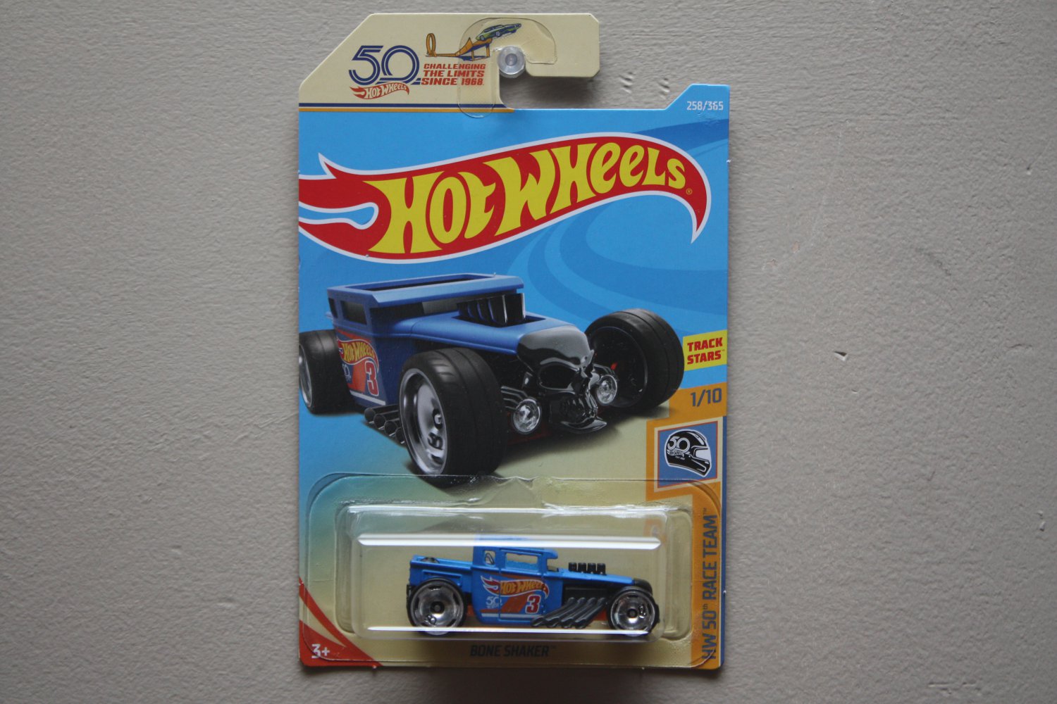 Hot Wheels 2018 HW 50th Race Team Bone Shaker (blue)