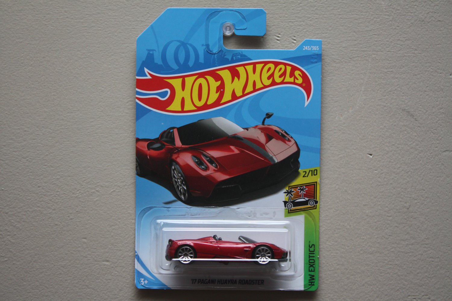 Hot Wheels '17 Pagani Huayra Roadster Red HW Exotics 2/10